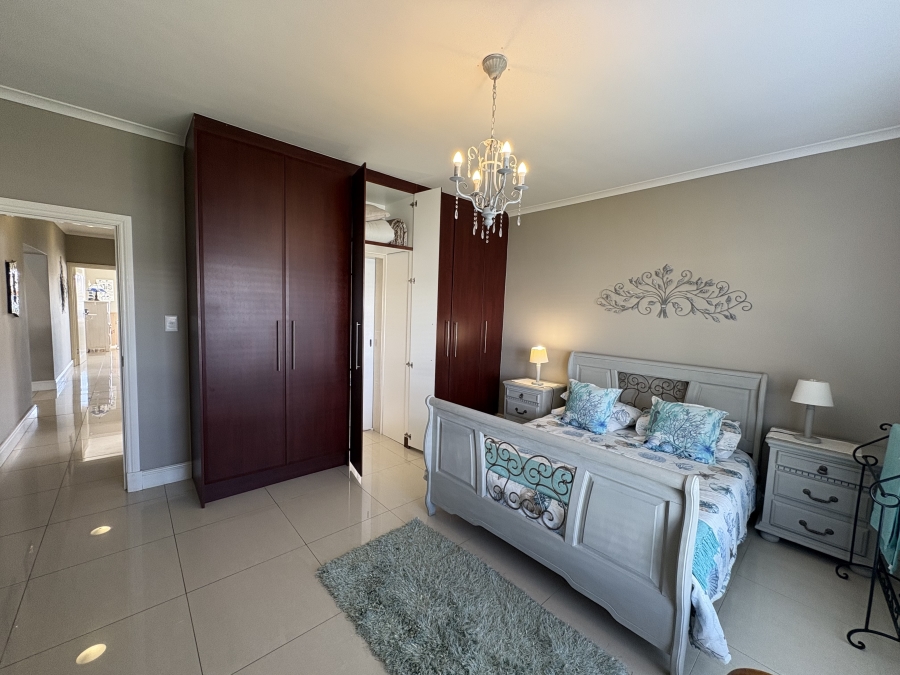 4 Bedroom Property for Sale in Yzerfontein Western Cape